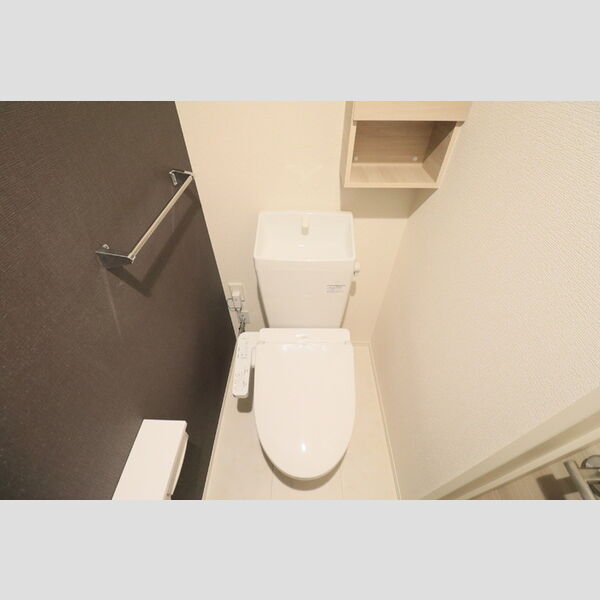 トイレ (トイレ)