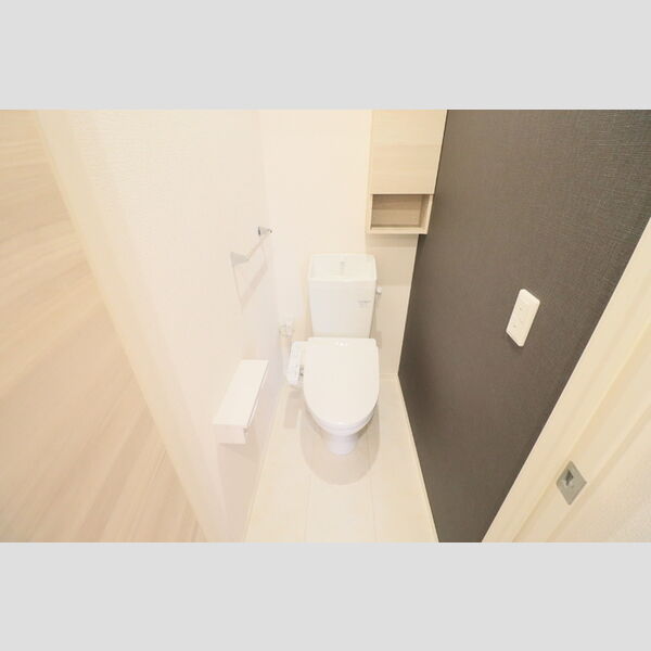 トイレ (トイレ)