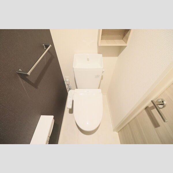 トイレ (トイレ)