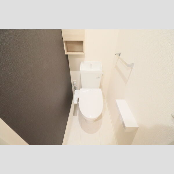 トイレ (トイレ)