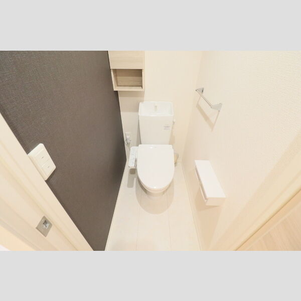 トイレ (トイレ)
