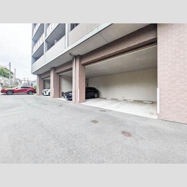 駐車場 (駐車場)