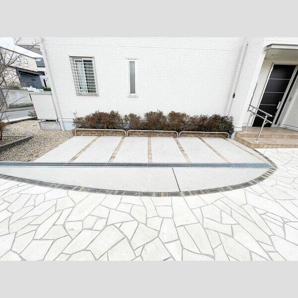 現地周辺 (バイク置き場)