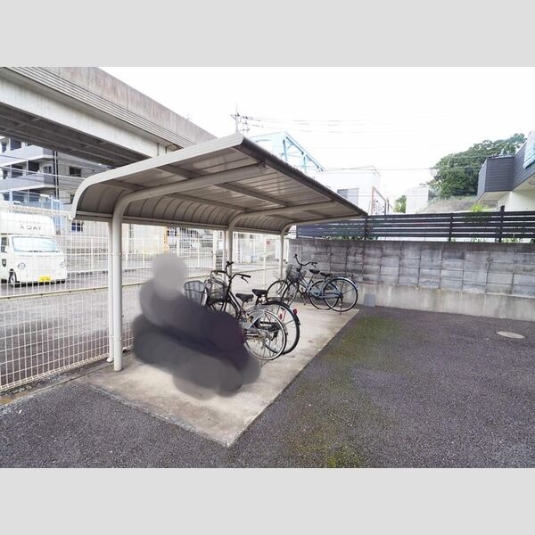 現地周辺 (駐輪場)