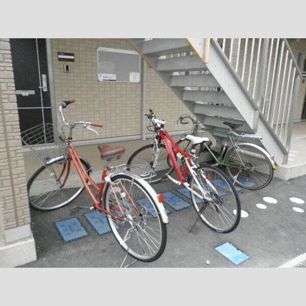 現地周辺 (整列駐輪)