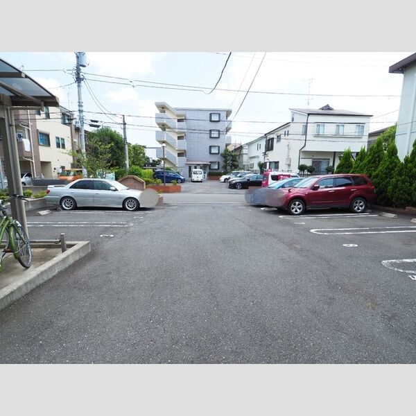 駐車場 (駐車場)
