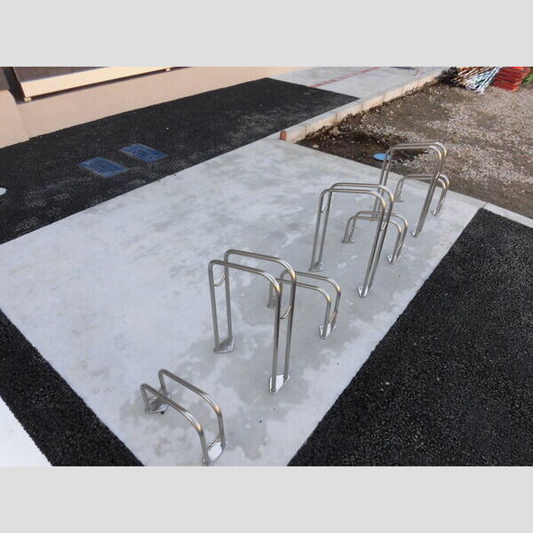 現地周辺 (駐輪場)