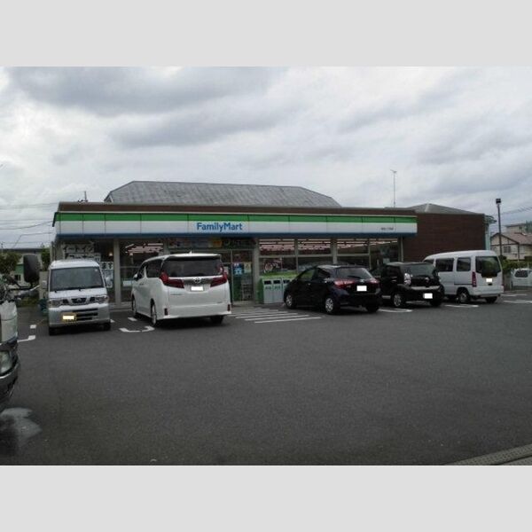 現地周辺 (ファミリーマート桂台二丁目店)