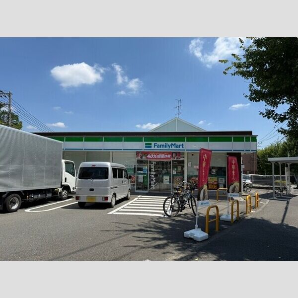 現地周辺 (ファミリーマート小浦青葉すみよし台店)