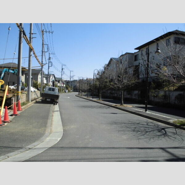 現地周辺 (前面道路)