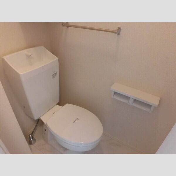 トイレ (トイレ)