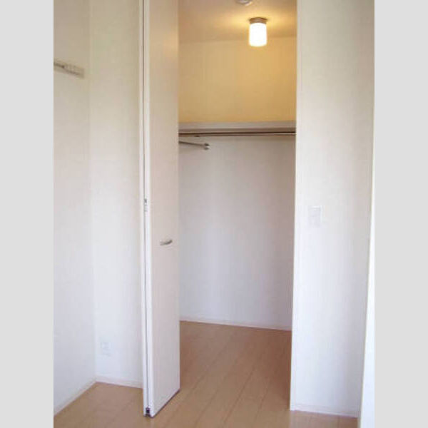 収納 (303 クローゼット)