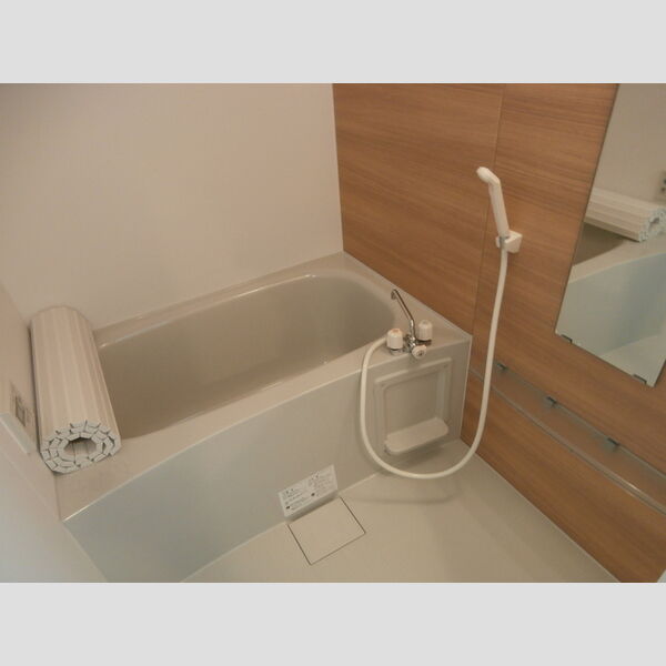 バス (コンフォール新横濱Ⅱ201　浴室)