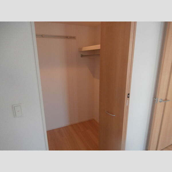 収納 (コンフォール新横濱Ⅱ201　ウォークインクローゼット)