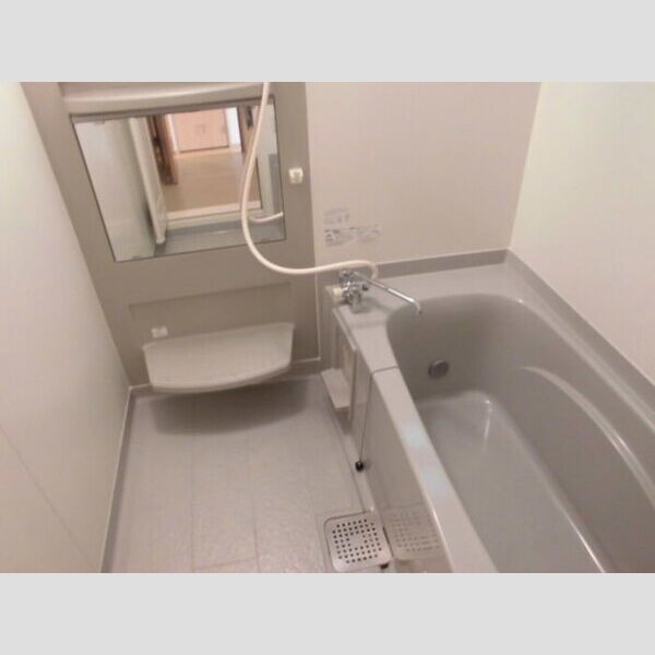 バス (206　浴室)