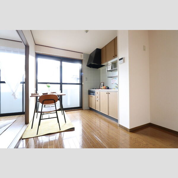 居室・リビング (DK6帖)