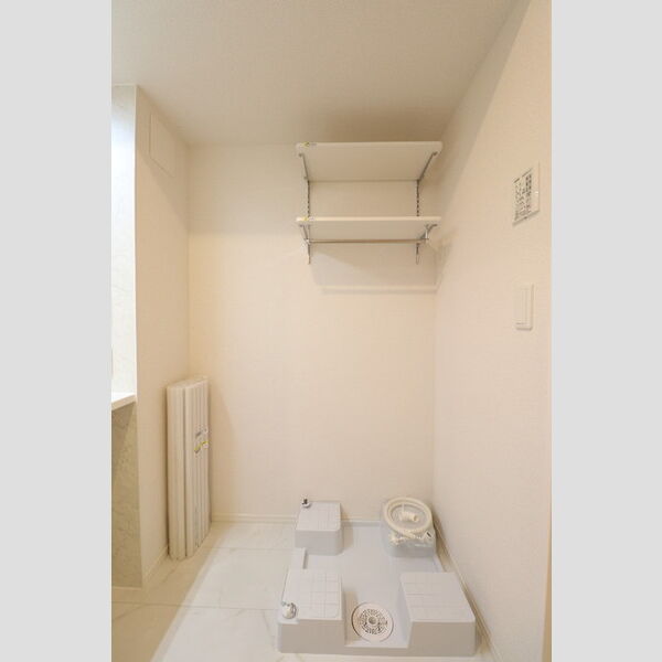 その他 (洗濯機置き場)