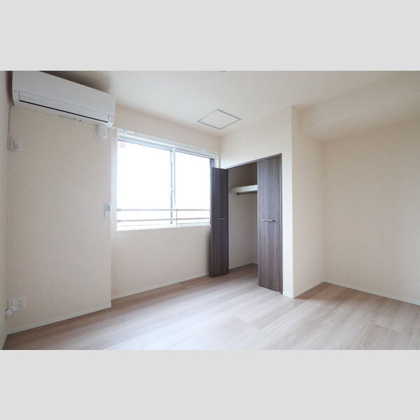 居室・リビング (洋室　5.3帖)