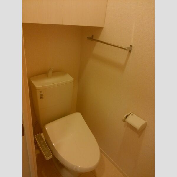 トイレ (トイレ)