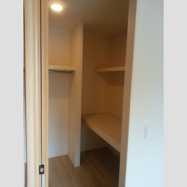 収納 (ウォークインクローゼット)