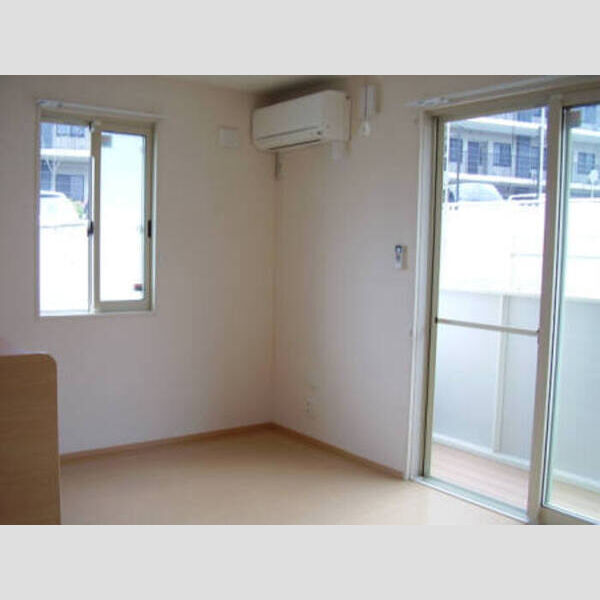 居室・リビング (ペルーシェB棟102リビング)