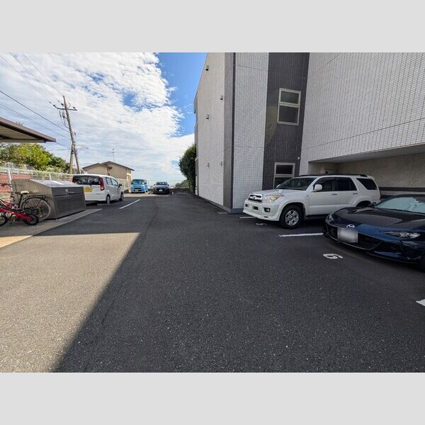 駐車場 (駐車場)