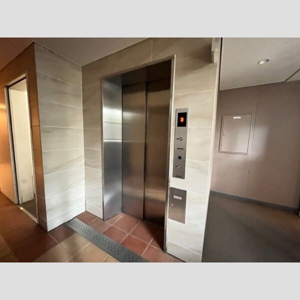 現地周辺 (エレベーター)