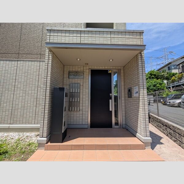 エントランス (エントランス)