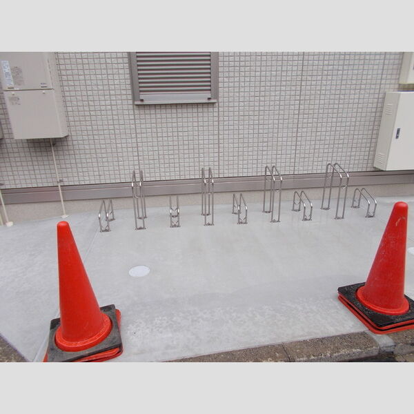 現地周辺 (駐輪場)