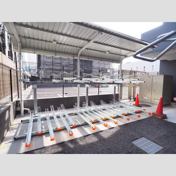 現地周辺 (駐輪スペース)