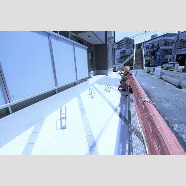 現地周辺 (駐輪場)