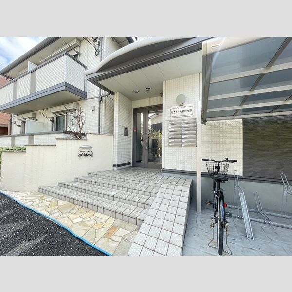 エントランス (エントランス)