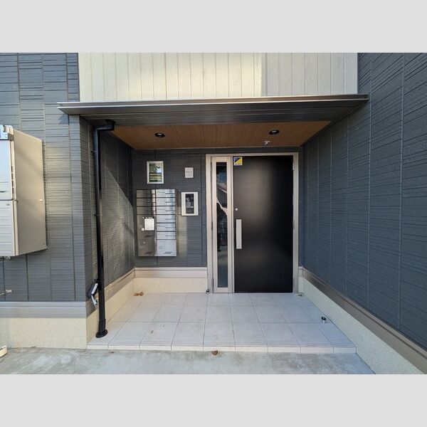 エントランス (エントランス)