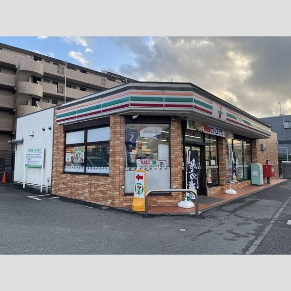現地周辺 (セブンイレブン横浜戸塚平戸町店 徒歩11分)