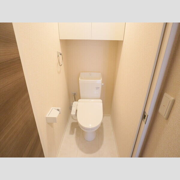 トイレ (温水洗浄暖房便座)