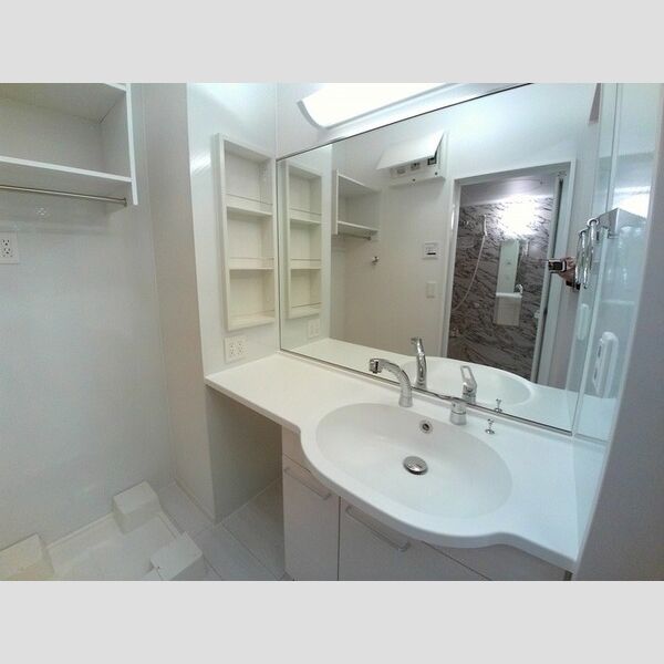 洗面所 (洗髪洗面化粧台)