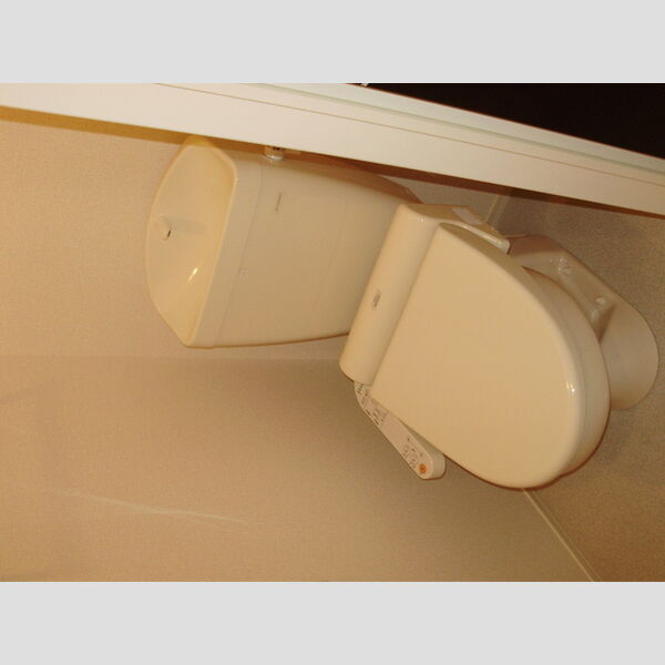 トイレ (温水洗浄便座)