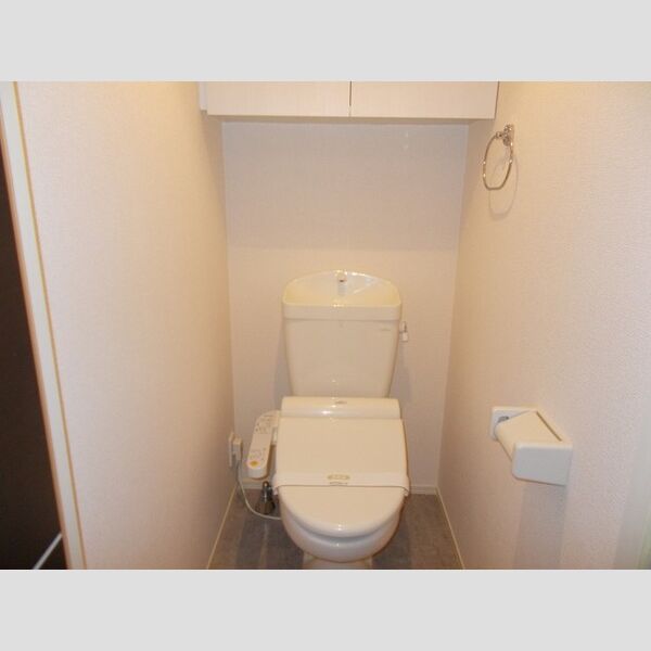 トイレ (温水洗浄暖房便座付トイレ)