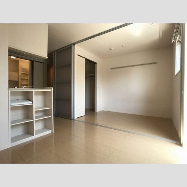 居室・リビング (DK8帖+洋室3帖)