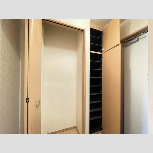 玄関 (シューズボックス)