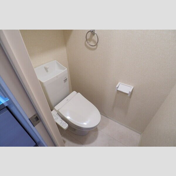 トイレ (温水洗浄暖房便座)