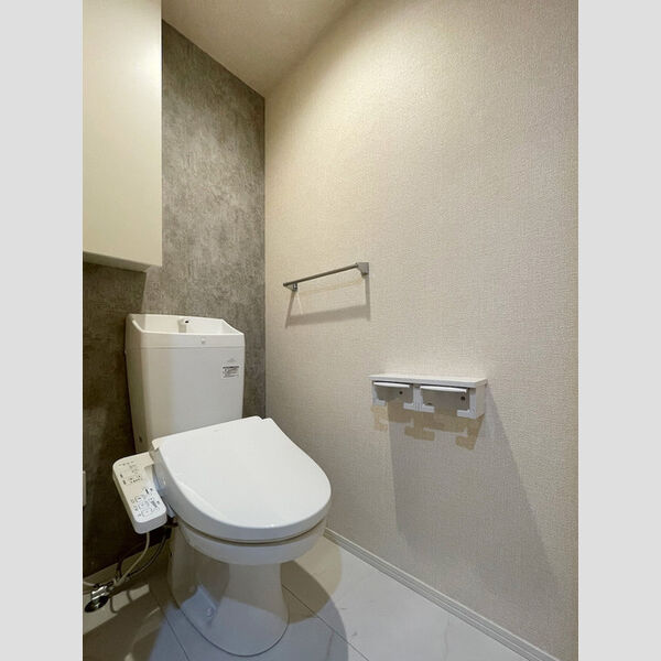 トイレ (温水洗浄暖房便座)