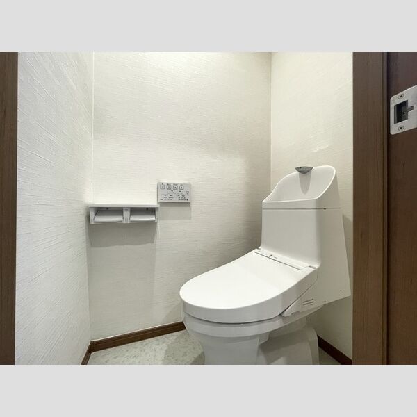 トイレ (温水洗浄暖房便座)
