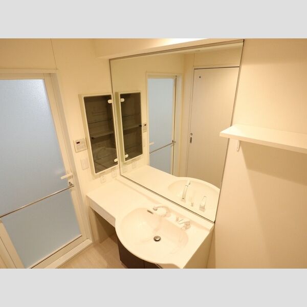 洗面所 (洗髪洗面化粧台)