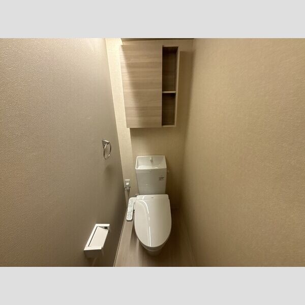 トイレ (温水洗浄便座付きトイレ)