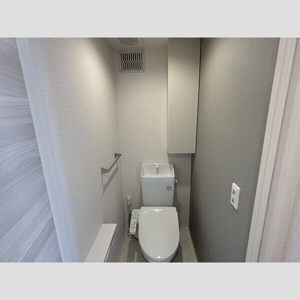 トイレ (温水洗浄便座付きトイレ)