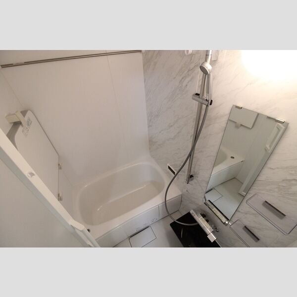 バス (浴室乾燥機・追い炊き機能付き風呂)