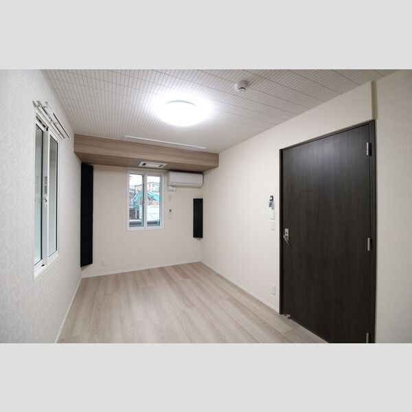 その他 (洋室8.4帖)