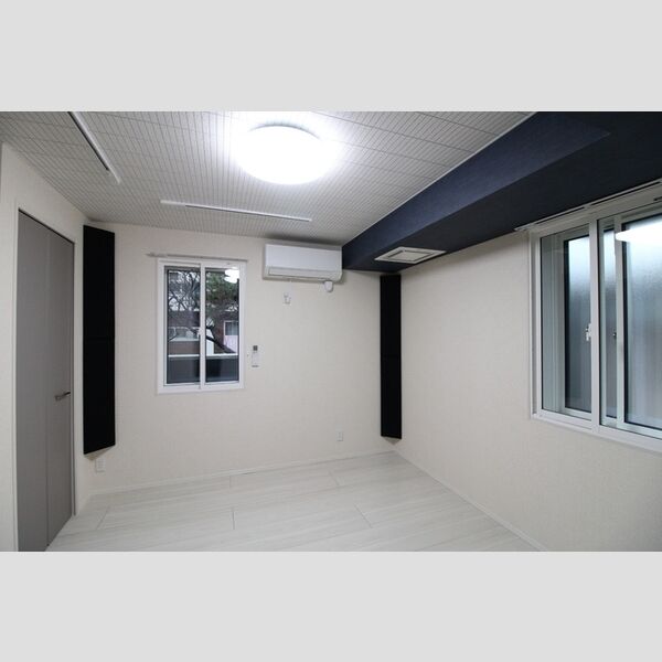 その他 (洋室8.4帖)