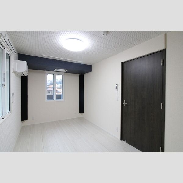 その他 (洋室8.4帖)